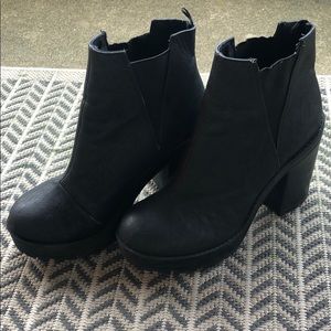 Heeled booties